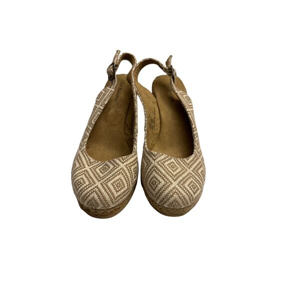 G.H. Bass and Co Tan Wedge Shoes Size 6 - Picture 3 of 5